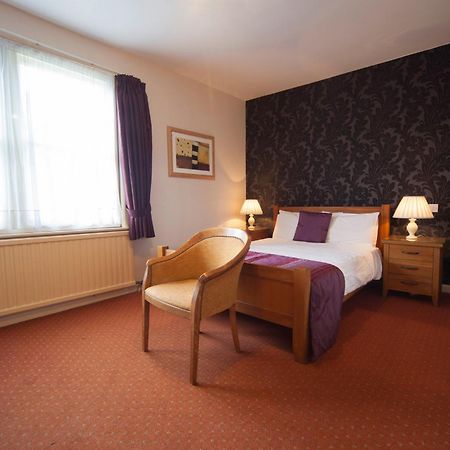 Castle Hotel Devizes Room photo