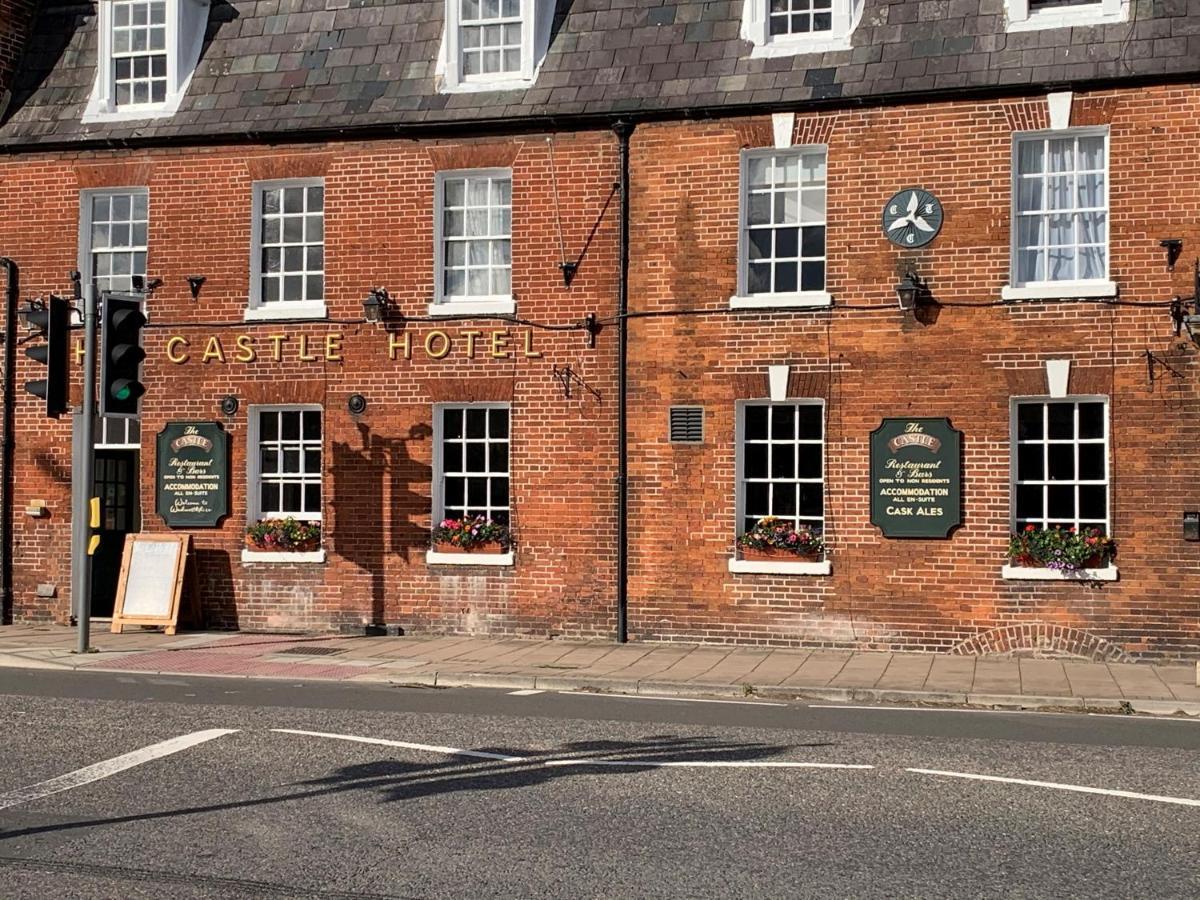 Castle Hotel Devizes Exterior photo