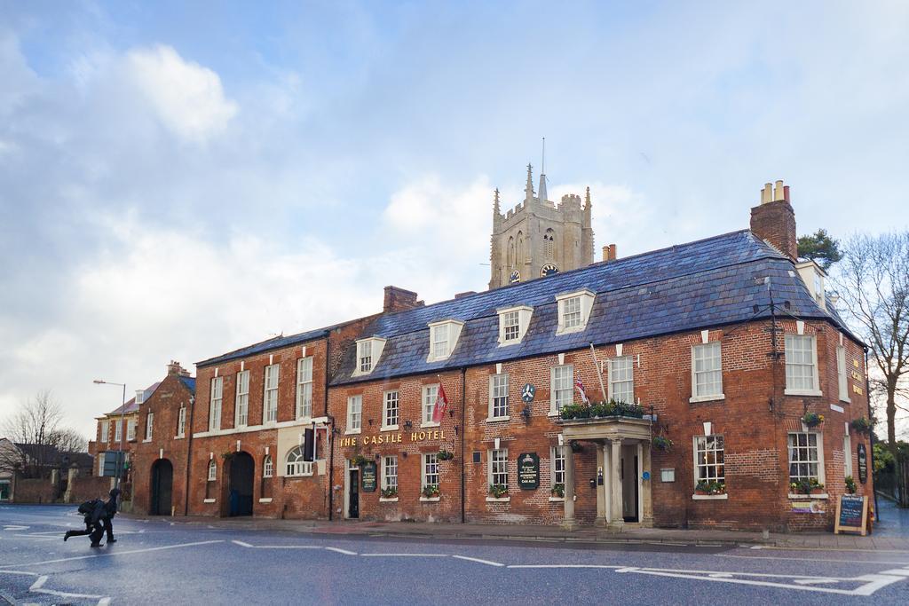 Castle Hotel Devizes Exterior photo